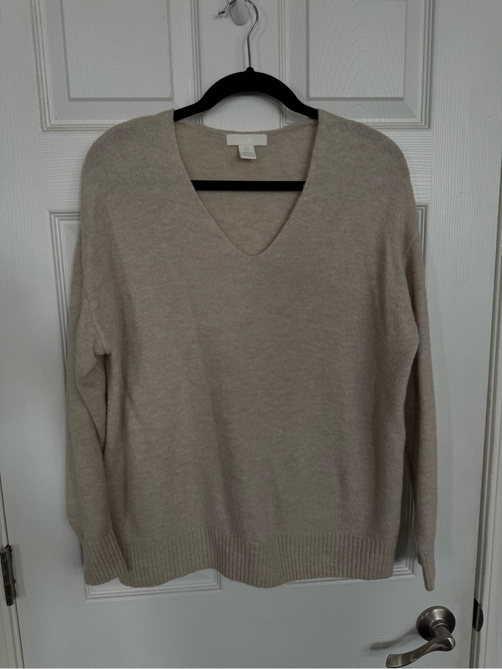 H&M Women's V-Neck Sweater in Light Beige